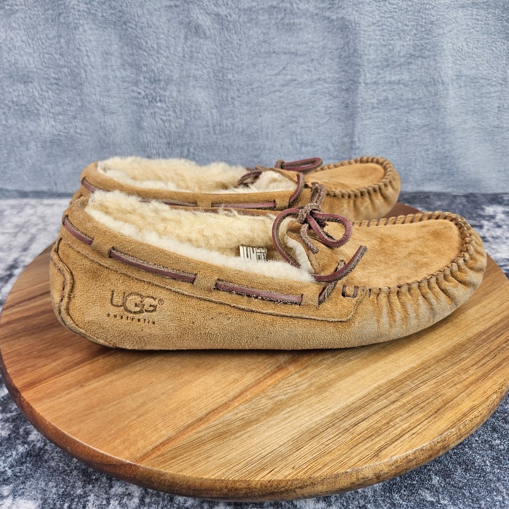 UGG Dakota Shoes Womens Size 7 Chestnut Suede Moccasin Slippers Shearling 5612